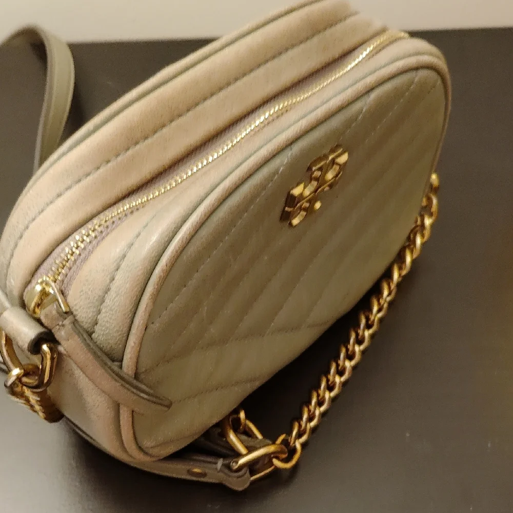 Tory Burch Quilted Gray Crossbody Bag - Picture 5 of 8